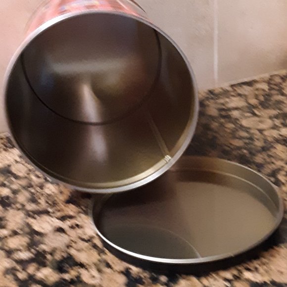 Coca Cola Coke Metal Cannister 7.5" Can Storage 1997 Basketball Bear VG - Picture 6 of 9